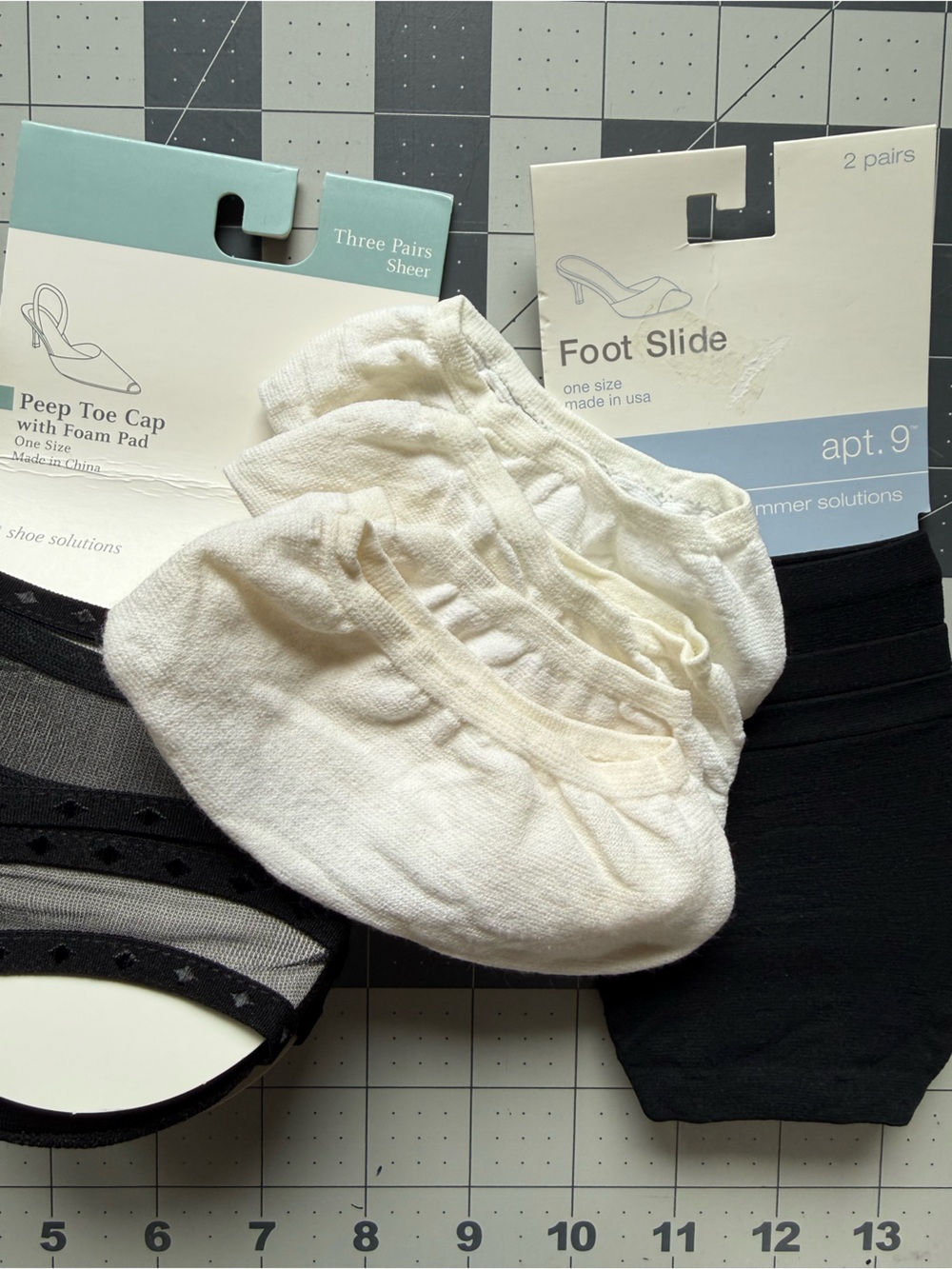 Apt. 9 White and Black No-Show Footies Pack